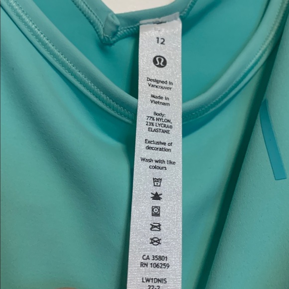 Lululemon Aqua Blue Power Pivot Everlux Tank
Motif, Size 12, NWT - Picture 3 of 6